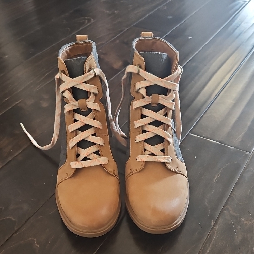 Sorel Winter/Waterproof Wedge Boots